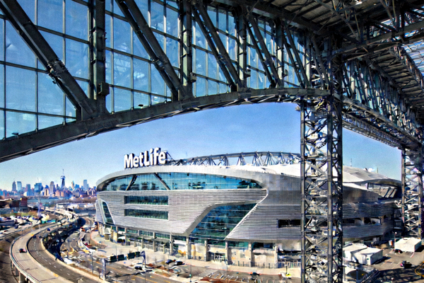 美国纽约MetLife体育场外部全景，现代钢结构建筑